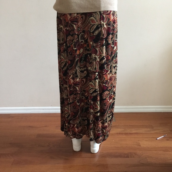 NWOT! Mirasol Paisley Skirt - Picture 3 of 7